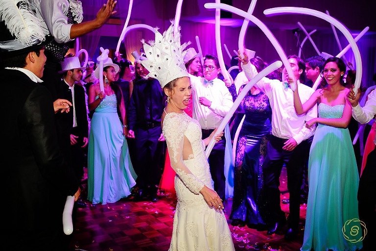 Hora loca para bodas